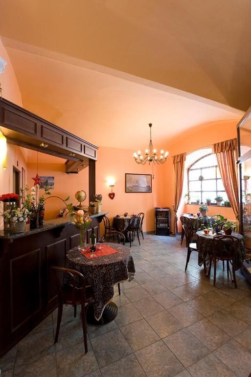Hotel Columbo Praga Esterno foto